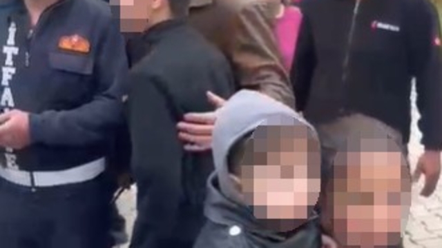 Eğirdir'de tırmandıkları kayalıklarda mahsur kalan çocuklar kurtarıldı