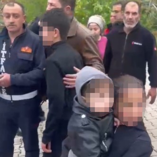 Eğirdir'de tırmandıkları kayalıklarda mahsur kalan çocuklar kurtarıldı