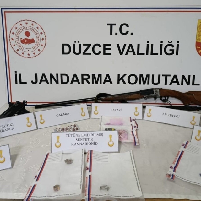 Düzce'de jandarmadan uyuşturucu operasyonu