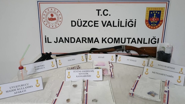 Düzce'de jandarmadan uyuşturucu operasyonu