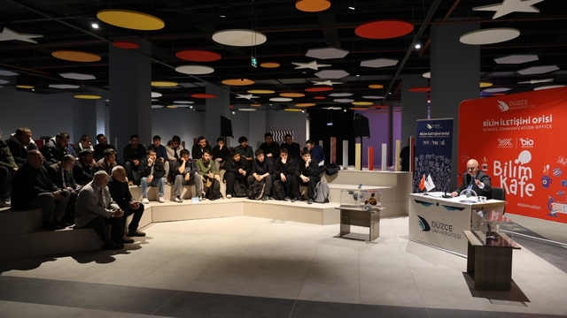 Rektör Sözbir Bilim Kafede uydu teknolojilerindeki milli vizyonu anlattı