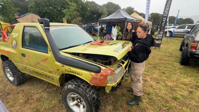 Off-road dünyasının prensesleri
İki kız kardeş çamurlu parkurlara meydan okuyor