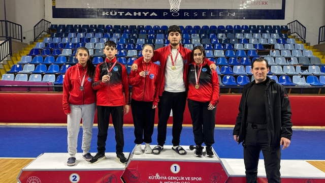 Pazarlar Spor Lisesinden tarihi rekor
85 Öğrenci ile çıkılan yolda 100 ödül