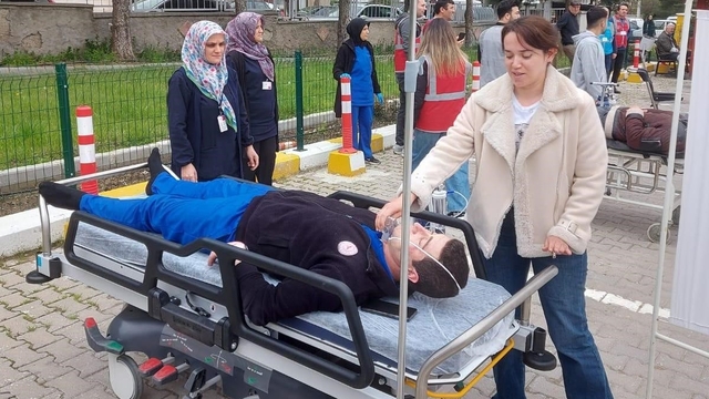 Hisarcık İlçe Devlet Hastanesi'nde yangın tatbikatı