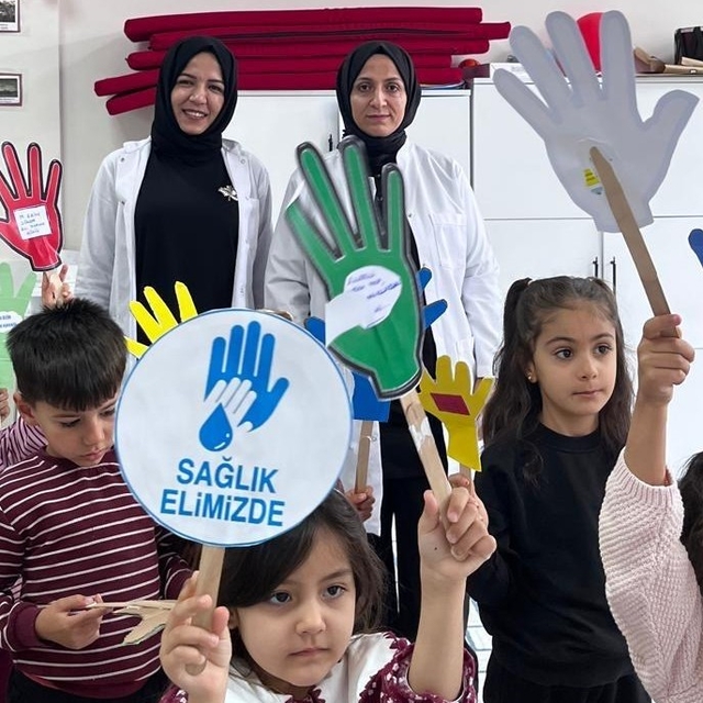 Kahta'da minik öğrencilere el hijyeni eğitimi
