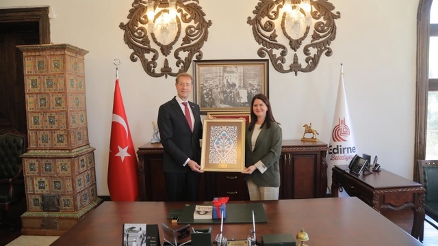 Hollanda Başkonsolosu Huisinga'dan belediyeye ziyaret