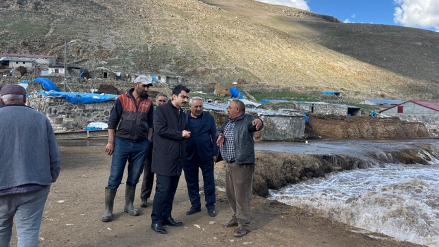 Susuz'da taşkın alarmı: Kaymakam Tutal riskli bölgelerde inceleme yaptı
