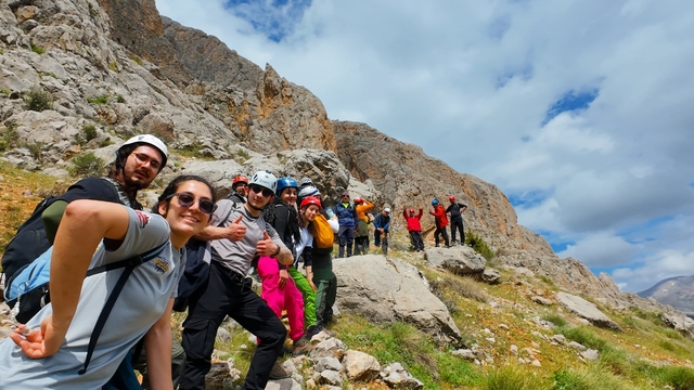 45 sporcu Kemaliye'nin zirvesinde buluştu