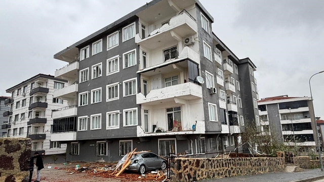 Gaziantep Valiliğinden afetzedelere hasar başvurusu için çağrı
Gaziantep Valiliği: "Zararlara yönelik gerekli işlemlerin başlatılabilmesi için ilgili kurumlara başvuru önem arz etmekte"