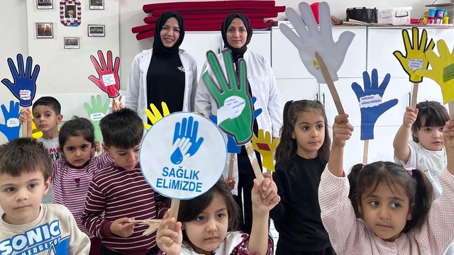 Kahta'da minik öğrencilere el hijyeni eğitimi