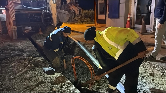 Karabük'te altyapı yenileme çalışmaları geceleri devam ediyor