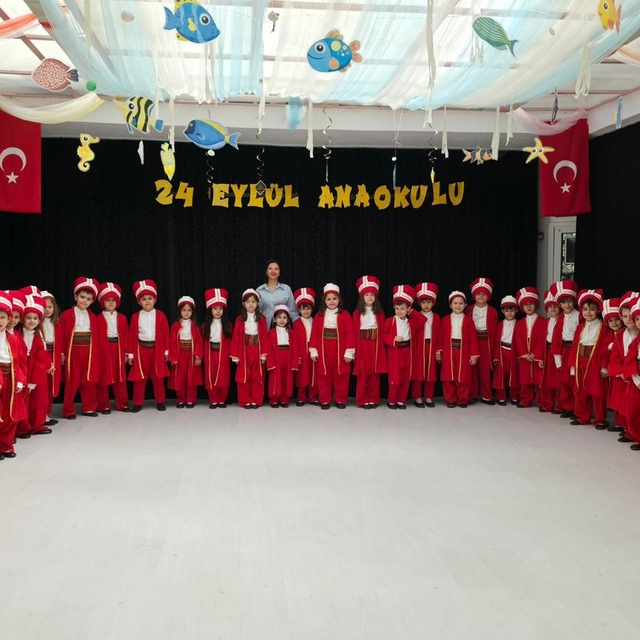 Minik ellerden dev gösteri
Minikler kurdukları mehteran takımıyla gönülleri...