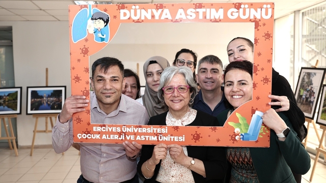 Prof. Dr. Fulya Tahan: "Tekrarlayan öksürük, nefes darlığı ve hışıltı varlığında astım hastalığı akla gelmelidir"
ERÜ Hastanelerinde, "Dünya Astım Günü" dolayısıyla farkındalık etkinliği yapıldı