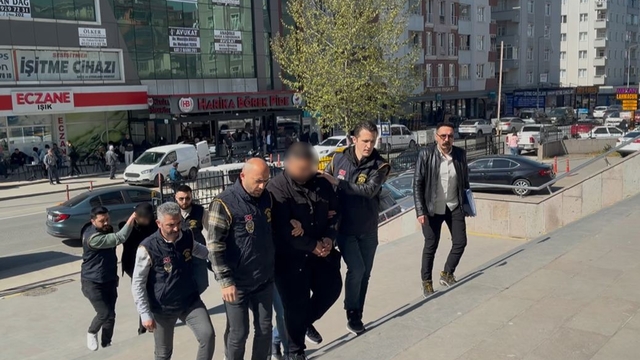 Yaşlı kadınları milyonluk vurgunla dolandırmışlar