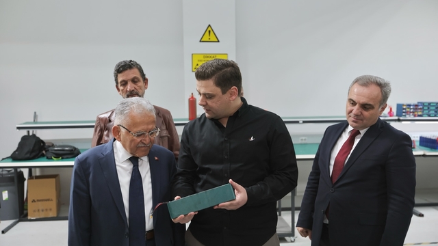 Başkan Büyükkılıç, Erciyes Teknopark'ı ziyaret etti