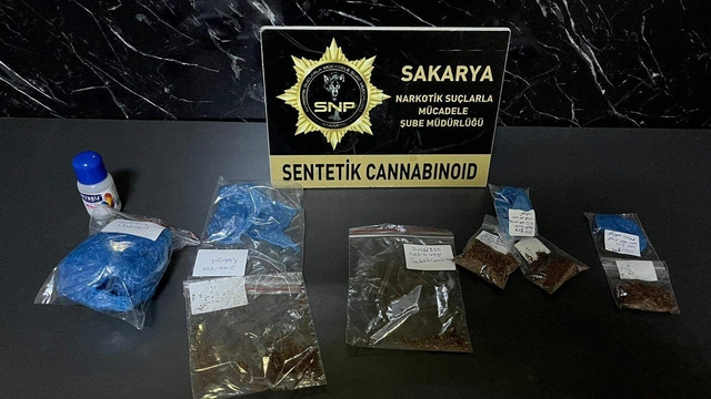 Sakarya'da uyuşturucu operasyonunda yakalanan 2 şüpheli tutuklandı