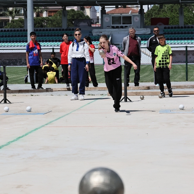 Manisa'da Okul Sporları Bocce Grup müsabakaları başladı