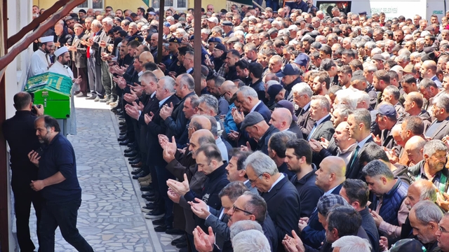 Çığ altındaki cansız bedenine 125 gün sonra ulaşılan çoban toprağa verildi