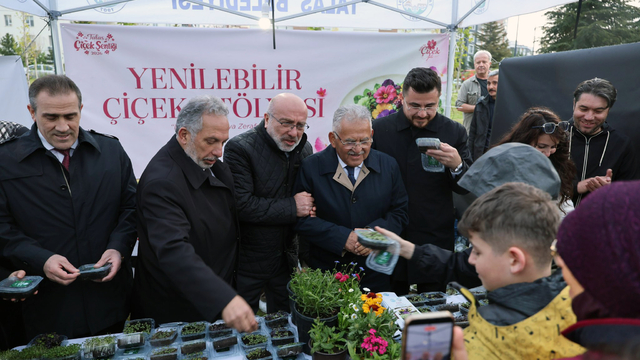 Talas'ta 5 gün sürecek Çiçek Şenliği başladı