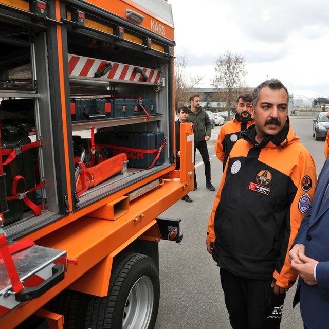 Kars'ta KARAKURT ekibine resmi arma: Afetlere hazır güç sahada