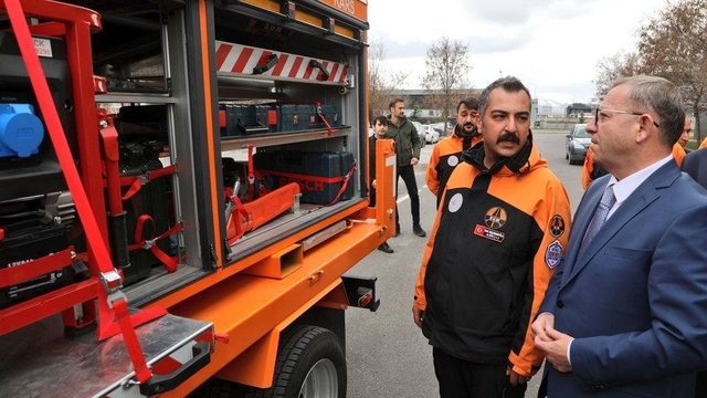 Kars'ta KARAKURT ekibine resmi arma: Afetlere hazır güç sahada