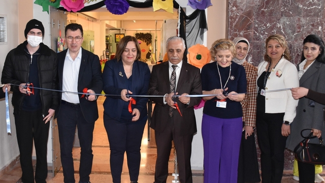 ESOGÜ Hastanesi'nde 'Sanat İyileştirir' başlıklı sergi açıldı
