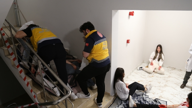 Avrasya Üniversitesi'nde ilk ve acil yardım tatbikatı gerçekleştirildi