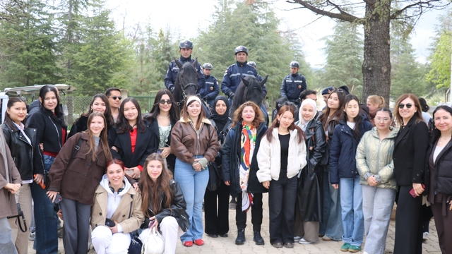 Atlı Jandarma Birliği Eskişehir'de vatandaşlarla buluştu