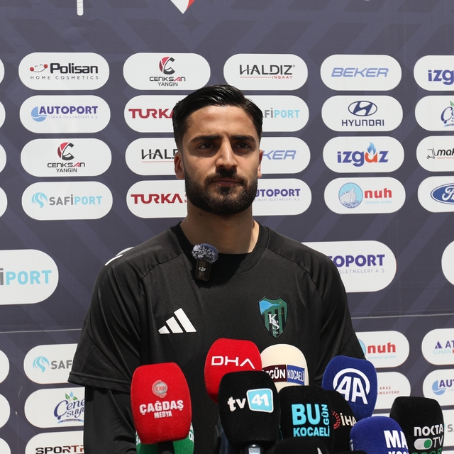 Serhat Öztaşdelen: "Umarım uzun yıllar Kocaelispor kalesini korurum"