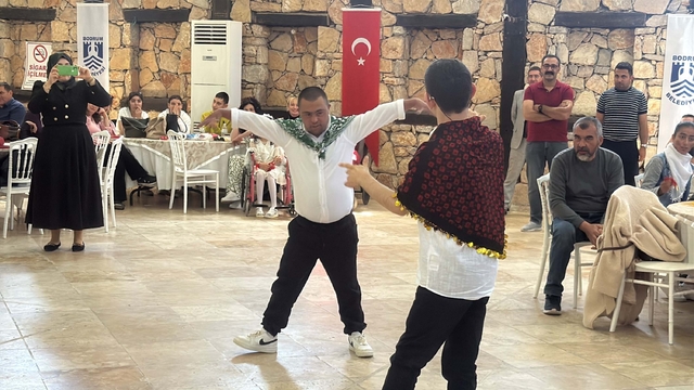 Bodrum'da özel gereksinimli öğrenciler için asker eğlencesi düzenlendi