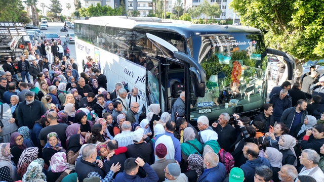 Erdemli ilçesinde hac kafilesi dualarla uğurlandı