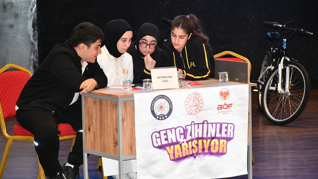 Batman'da "Genç Zihinler Yarışıyor" bilgi yarışmasının finali düzenlendi