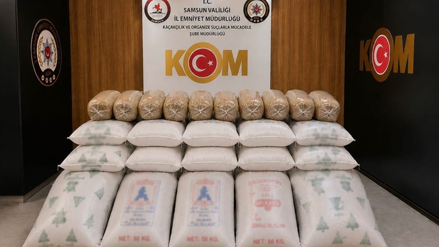 Samsun'da kamyonette 770 kilogram kaçak tütün ele geçirildi