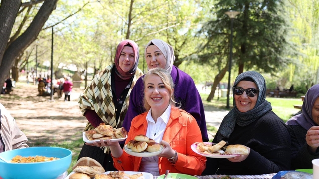 Baharın coşkusu ve Anneler Günü Ornaz Vadisi'nde bir araya geldi