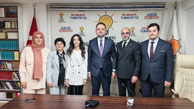 Gençlik ve Spor Bakan Yardımcısı Eminoğlu, AK Parti Burdur İl Başkanlığını ziyaret etti: