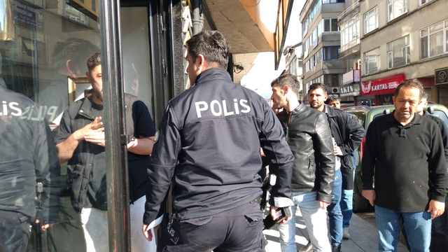 Eski kız arkadaşının akrabalarının saldırısına uğradı: 2 yaralı
