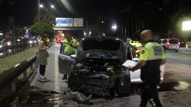 Aracın hurdaya döndüğü kazayı burnu bile kanamadan atlattı