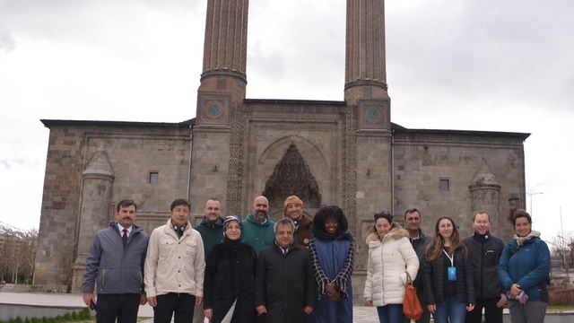 İpek Yolu Kervanı, yolculuğuna Erzurum'dan başladı