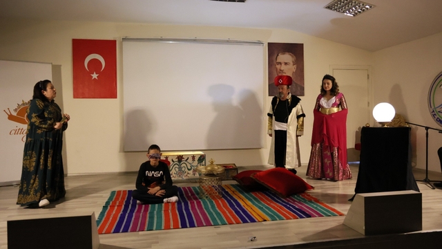 Çocukların kalbine giden yol Çameli'nde anlatıldı
Çameli Masal Festivalinin akşam programına yoğun ilgi gördü
