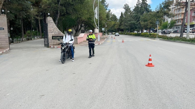 Burdur'da 383 araç ve sürücüsü kontrol edildi