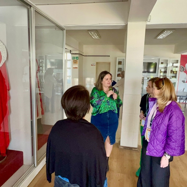 Romanyalı öğretmenler Osmaniye'de atölyelerdeki çalışmaları inceledi