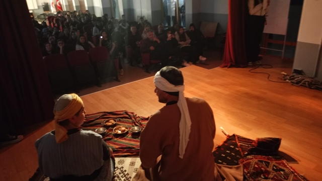 'Bizim Yunus' tiyatro oyunu ilgiyle izlendi
