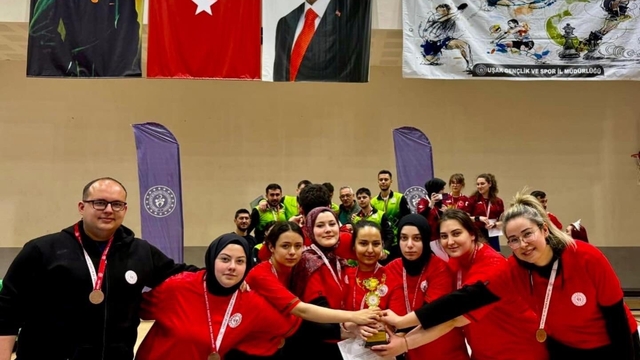 Bilecik Kız Takımı Ege Bölgesi üçüncüsü oldu