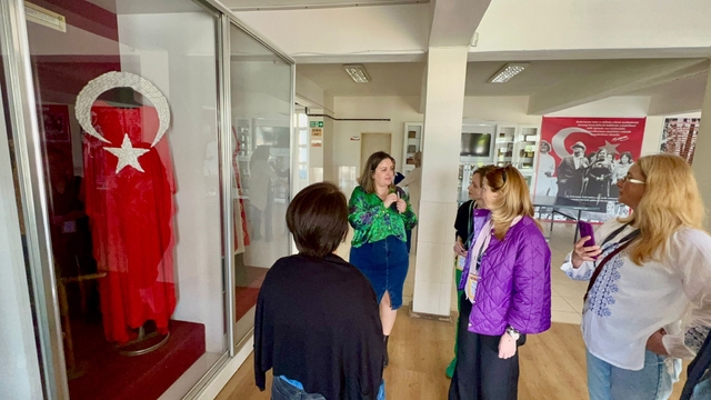 Romanyalı öğretmenler Osmaniye'de atölyelerdeki çalışmaları inceledi