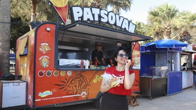 Gastrokaravanlar Mersin sahiline lezzet kattı