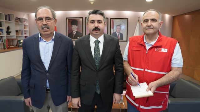 Başkan Oktay Yılmaz'dan anlamlı bağış