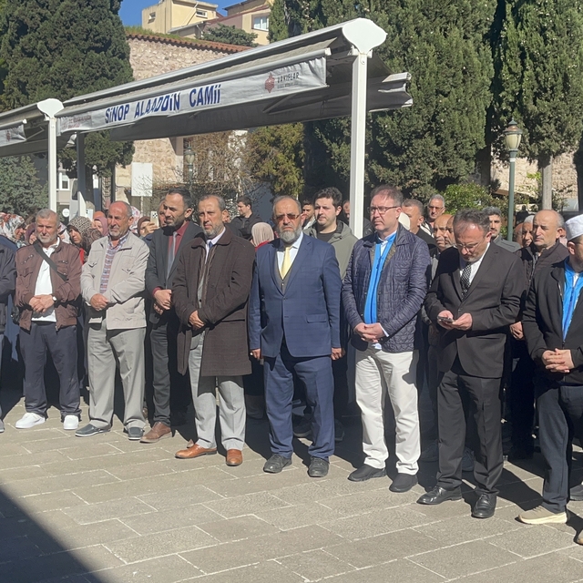 Sinop'ta hacı adayları dualarla uğurlandı
