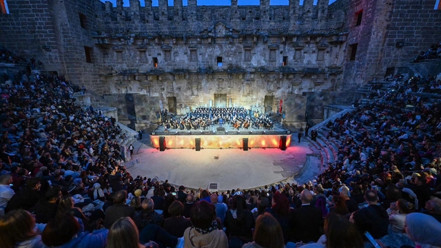 Antalya'da "Kökten Geleceğe Maarif Yolcuları" temalı konser düzenlendi