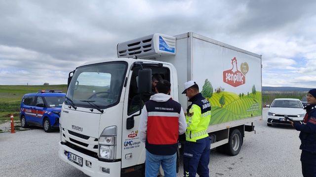 Çavdarhisar'da yol kontrol faaliyetleri