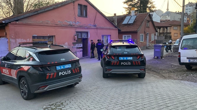 Bolu'da nafaka anlaşmazlığı yüzünden eşinin evine kurşun yağdıran koca yakalandı